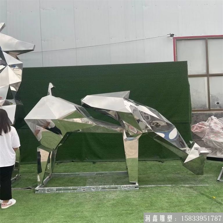 不銹鋼切面鹿雕塑，公園草坪鹿雕塑